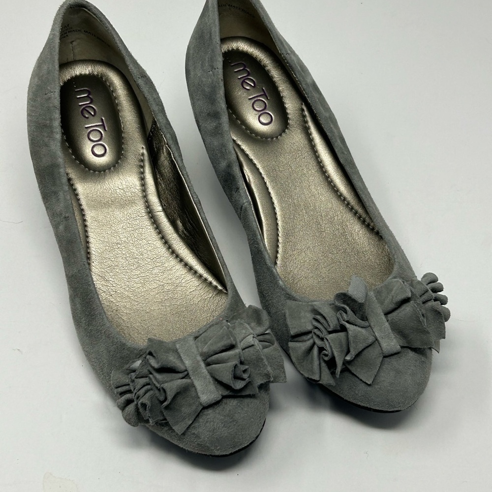 Mee Too Gray Suede Shelby Wedge Shoe Size 7 NEW
